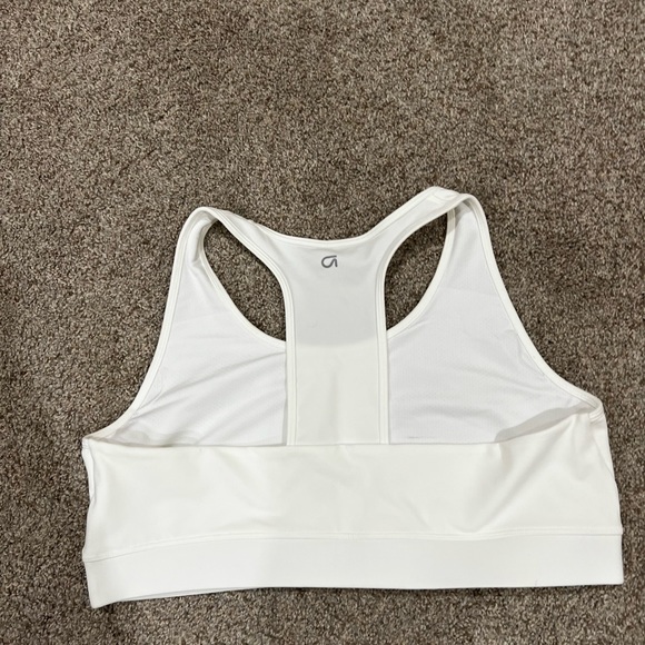 GAP Fit T-back Sports Bra - Picture 2 of 4